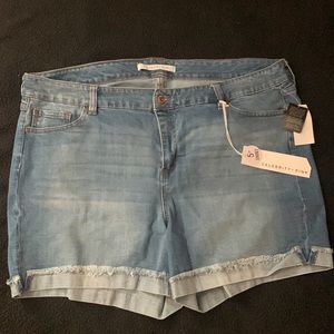 NWT! plus Size Shorts 22